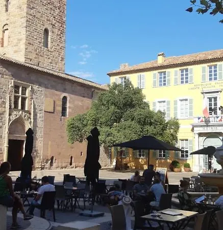 Centre-historique 70 M2 Apartmán